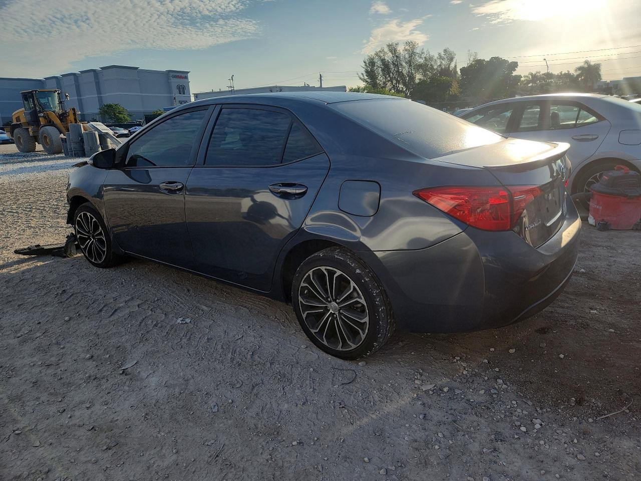 2019 Toyota Corolla Se - Image 2