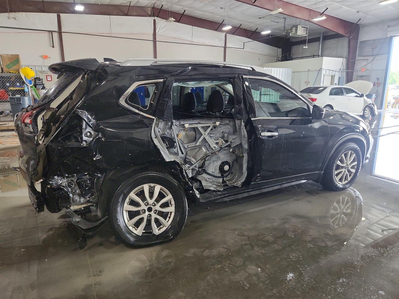 2020 Nissan Rogue S - Фото 3