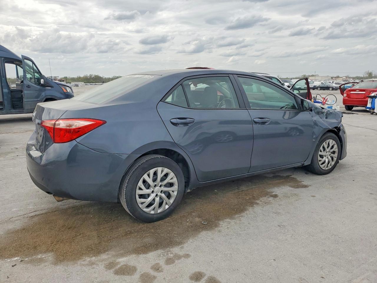 2018 Toyota Corolla Le - Фото 3