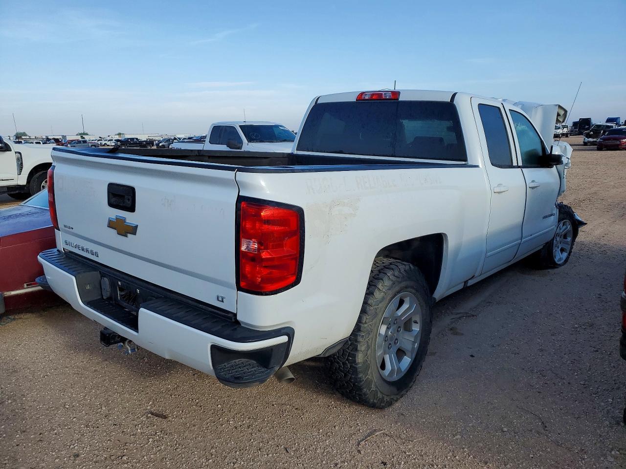 2017 Chevrolet Silverado K1500 Lt - Image 3