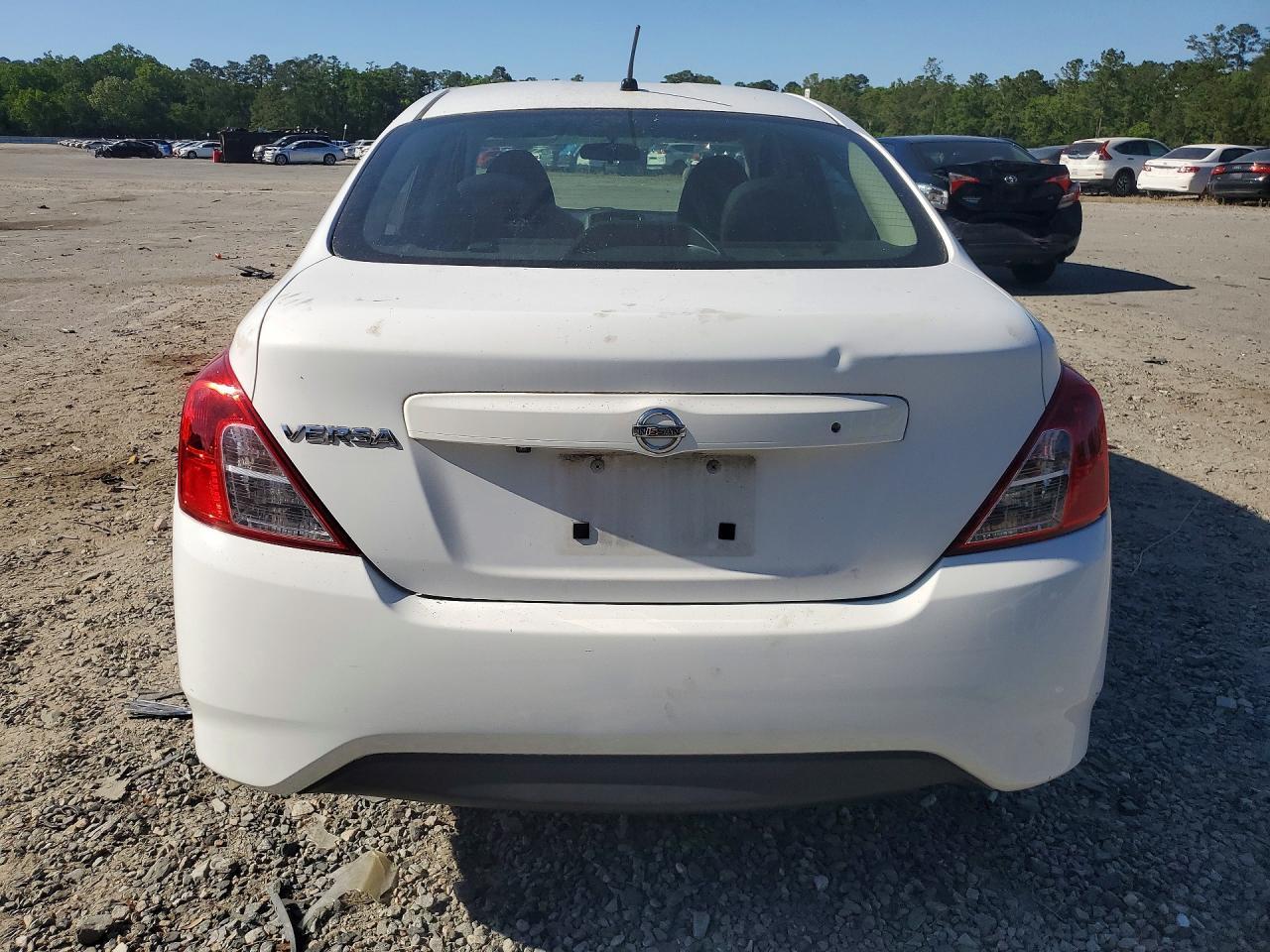 2018 Nissan Versa S - Фото 6