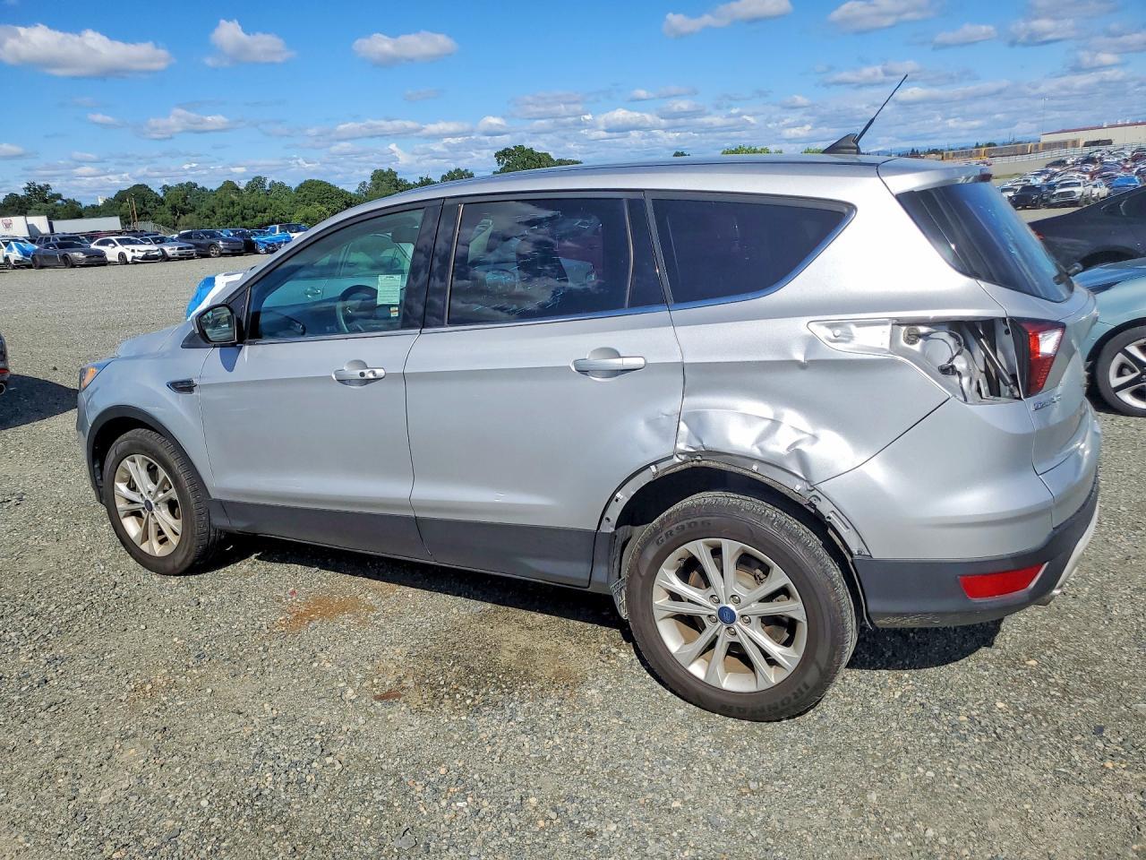 2019 Ford Escape Se - Фото 2