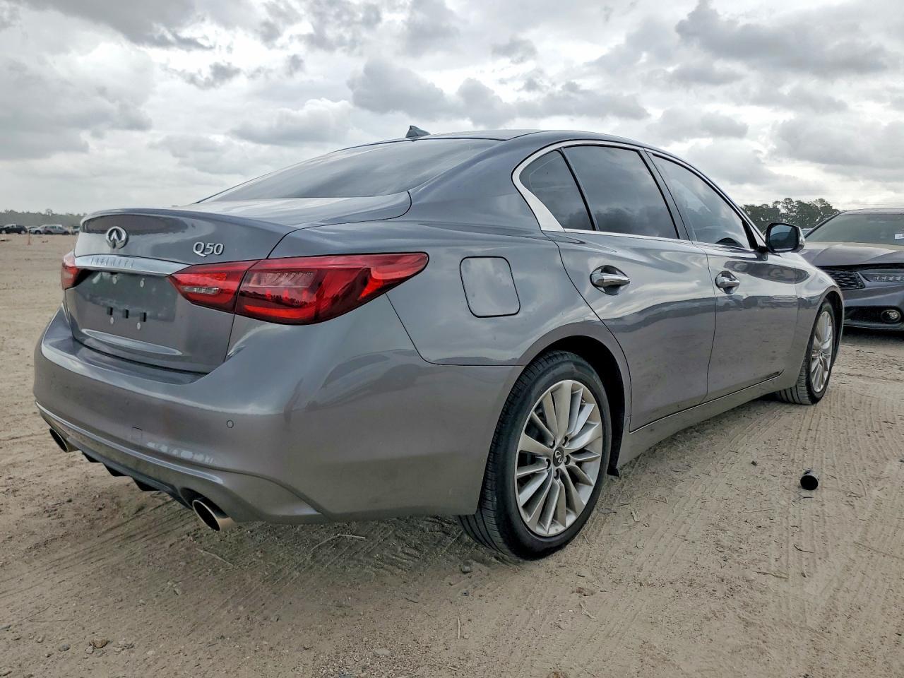 2021 Infiniti Q50 Luxe - Image 3