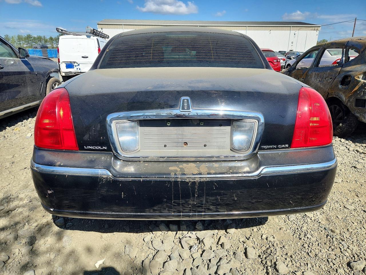 2011 Lincoln Town Car Executive L - Фото 6