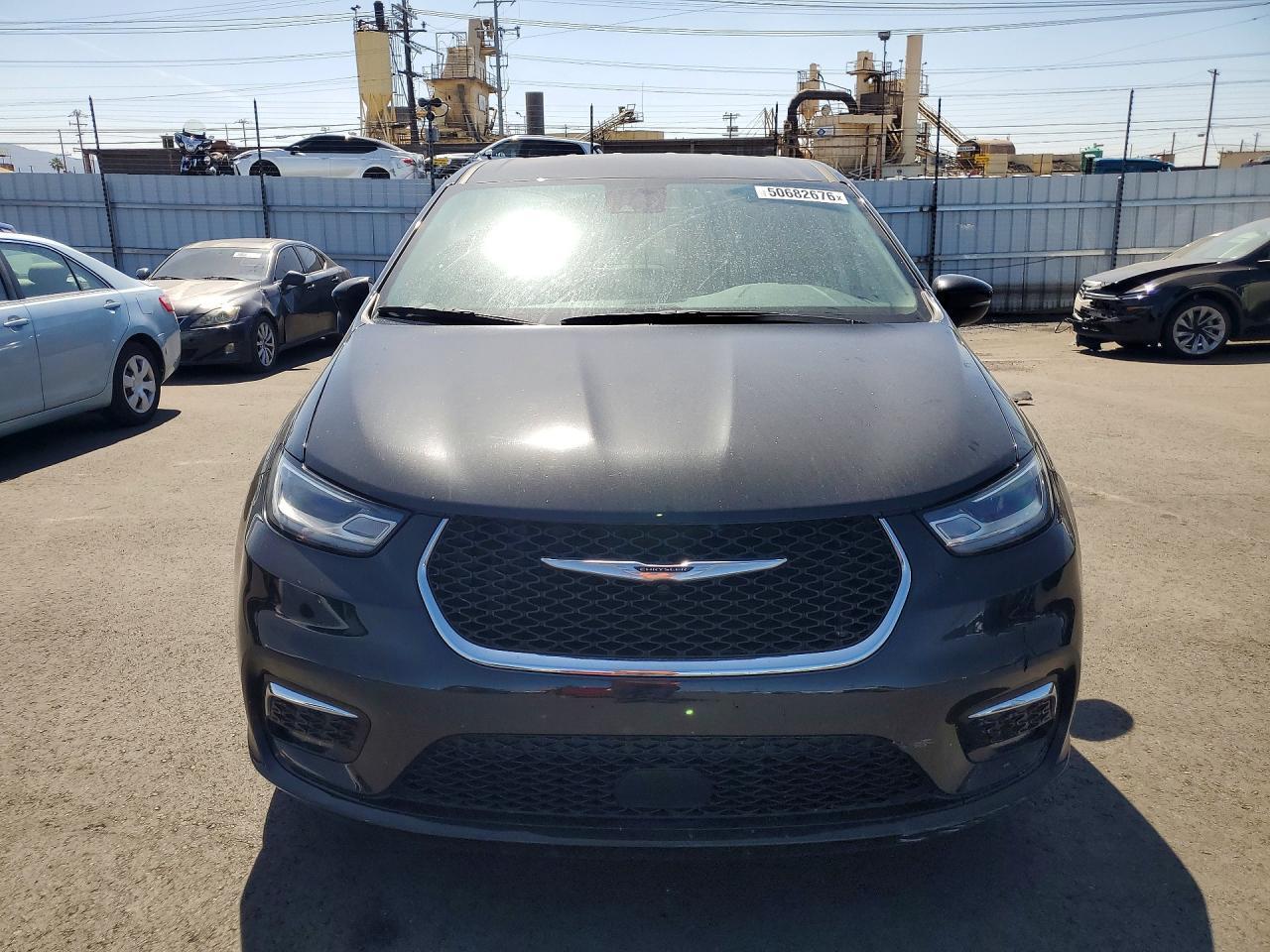 2023 Chrysler Pacifica Hybrid Touring L - Image 5