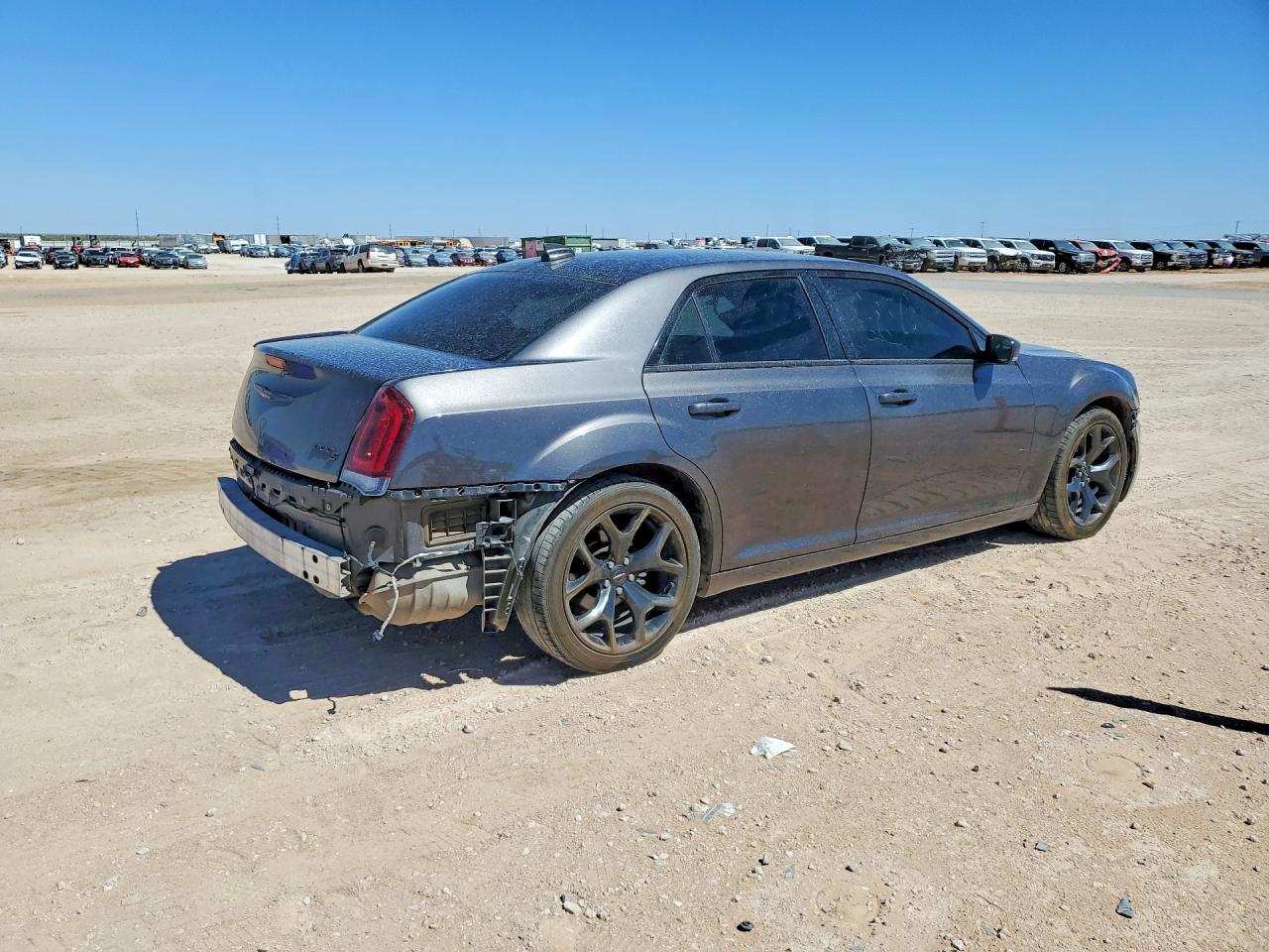 2021 Chrysler 300 S - Фото 3