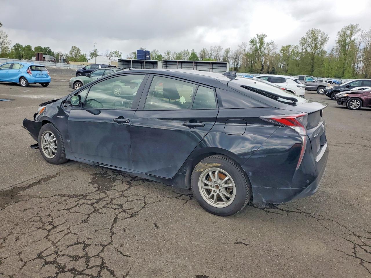 2018 Toyota Prius Three - Image 2