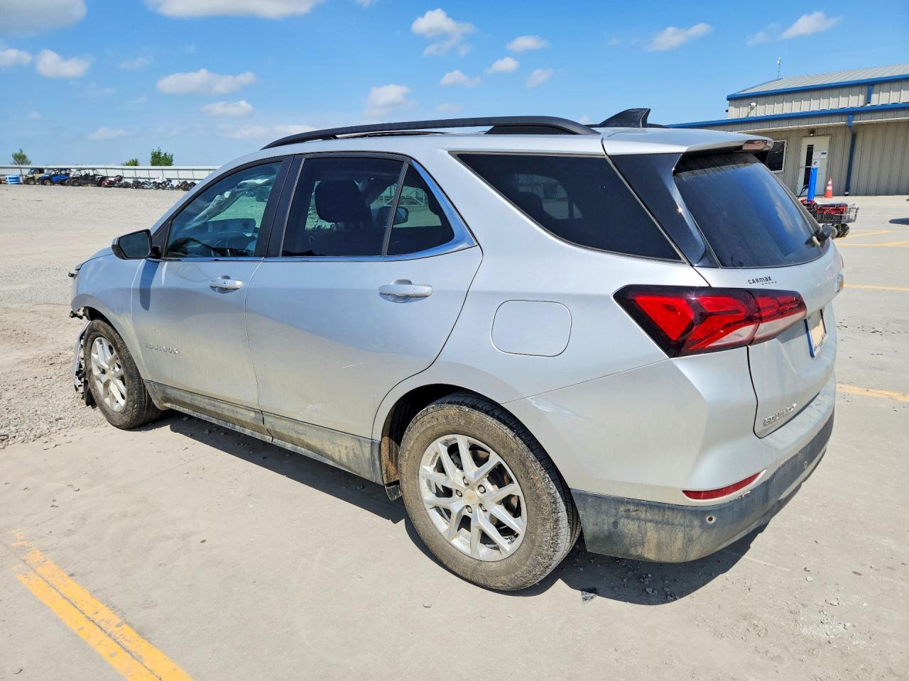 2022 Chevrolet Equinox Lt - Image 2
