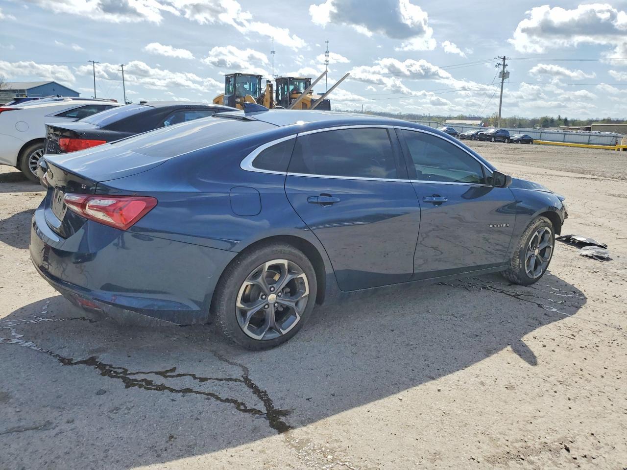 2021 Chevrolet Malibu - Фото 3
