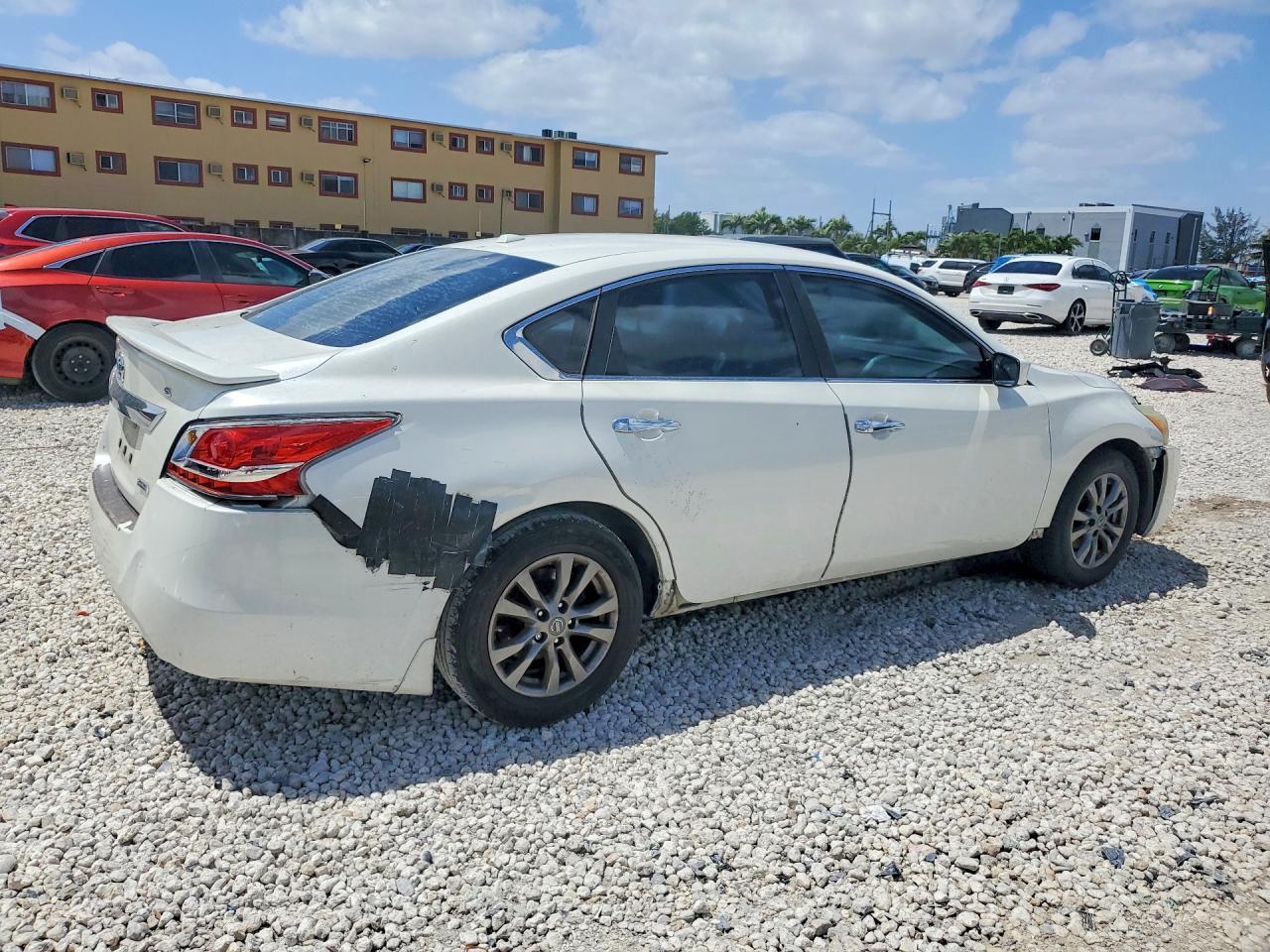 2015 Nissan Altima 2.5 S - Image 3