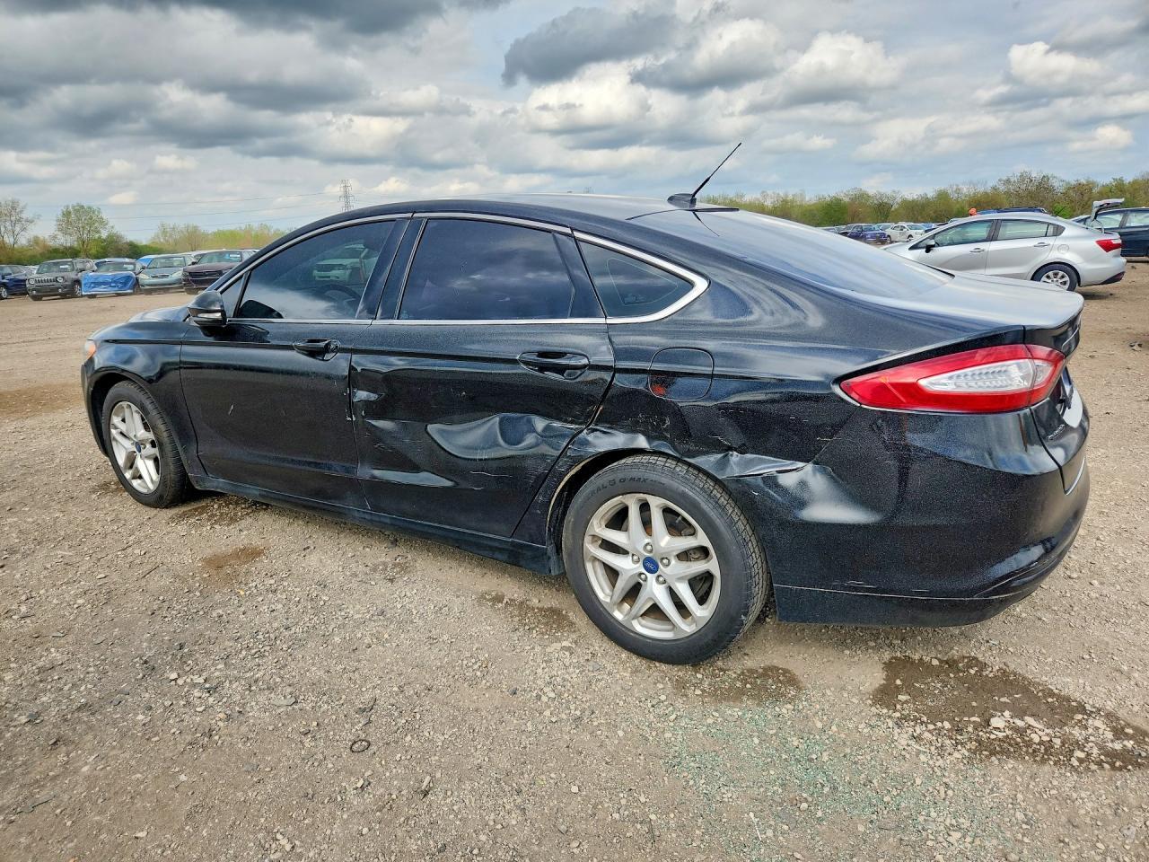 2013 Ford Fusion Se - Фото 2