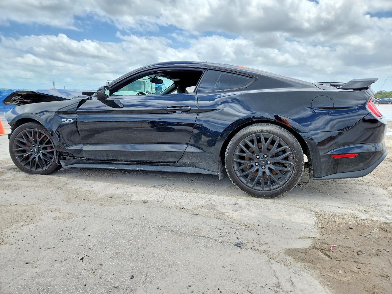 2019 Ford Mustang Gt - Фото 2