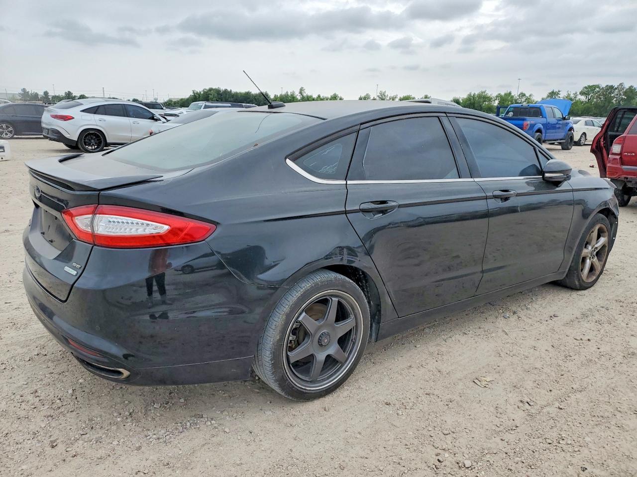 2013 Ford Fusion - Фото 3