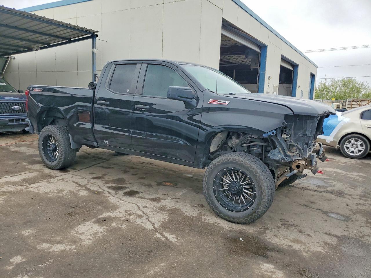 2019 Chevrolet Silverado K1500 Trail Boss Custom - Image 4