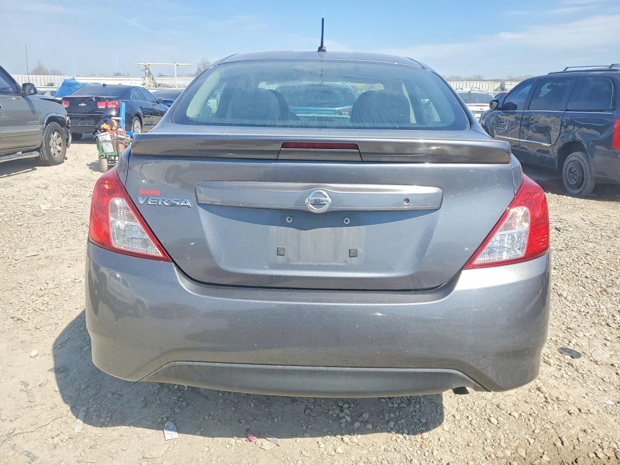 2017 Nissan Versa 1.6 S Plus - Фото 6