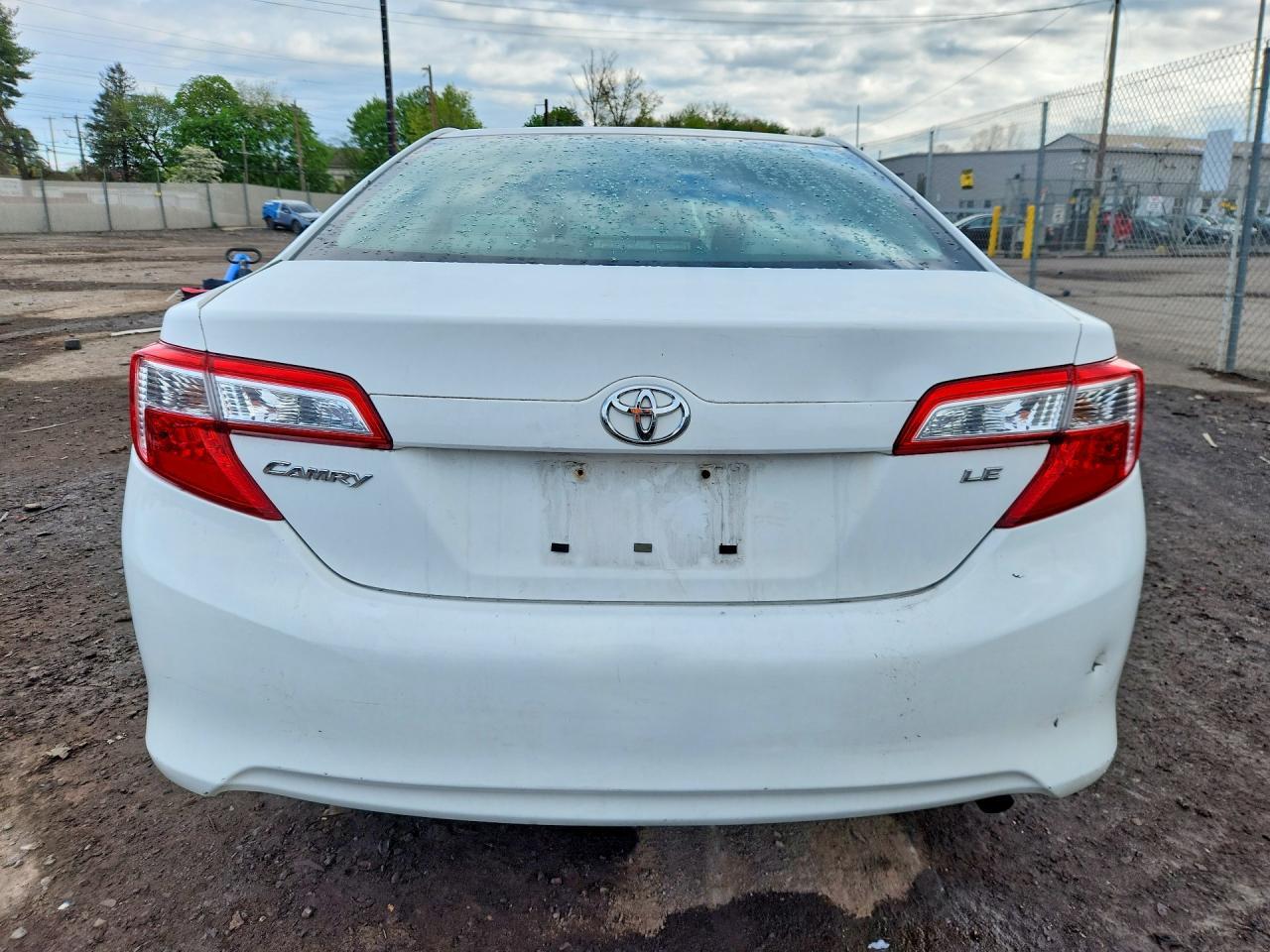 2014 Toyota Camry Le - Image 6