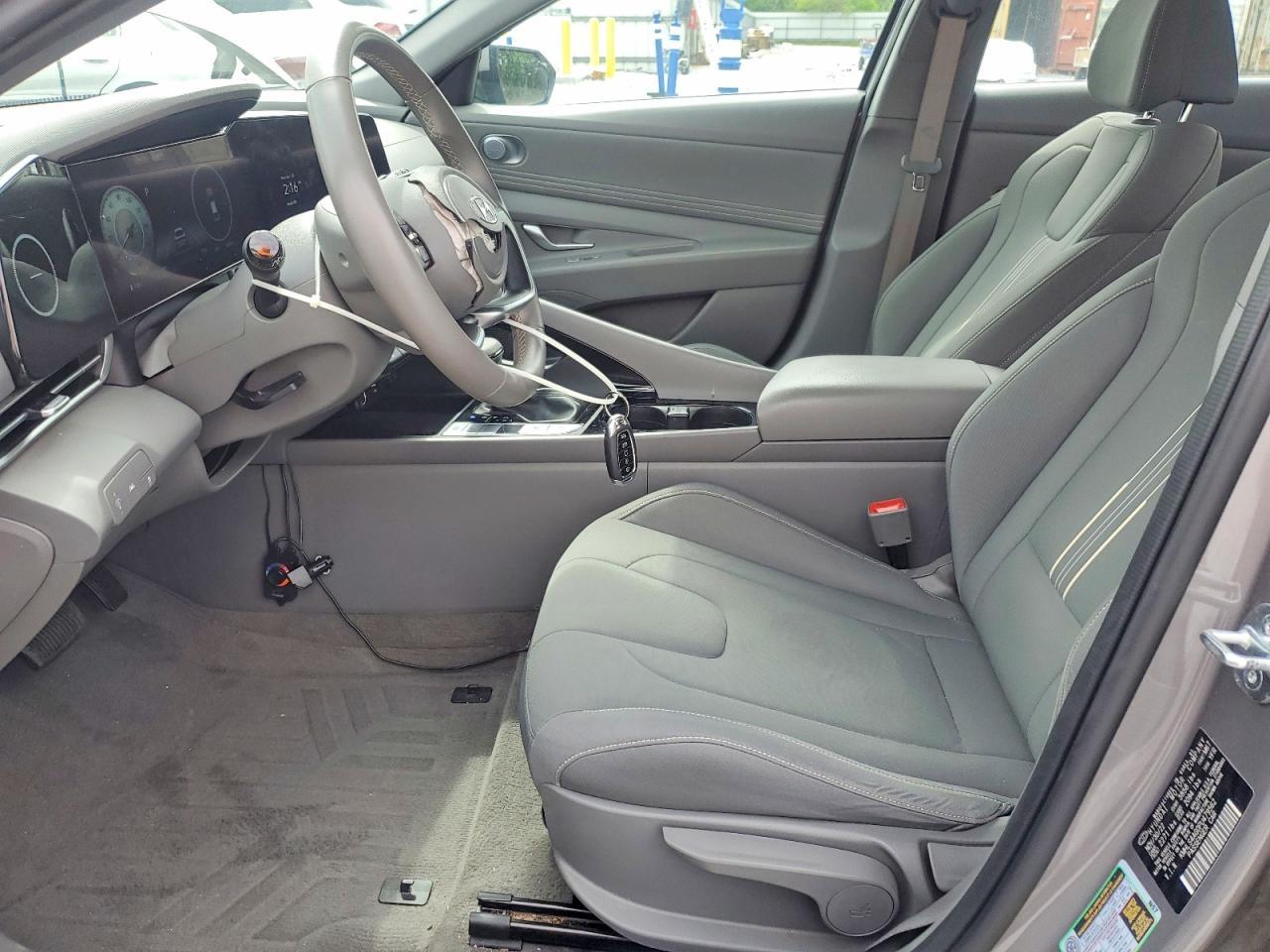 2023 Hyundai Elantra Sel - Image 7