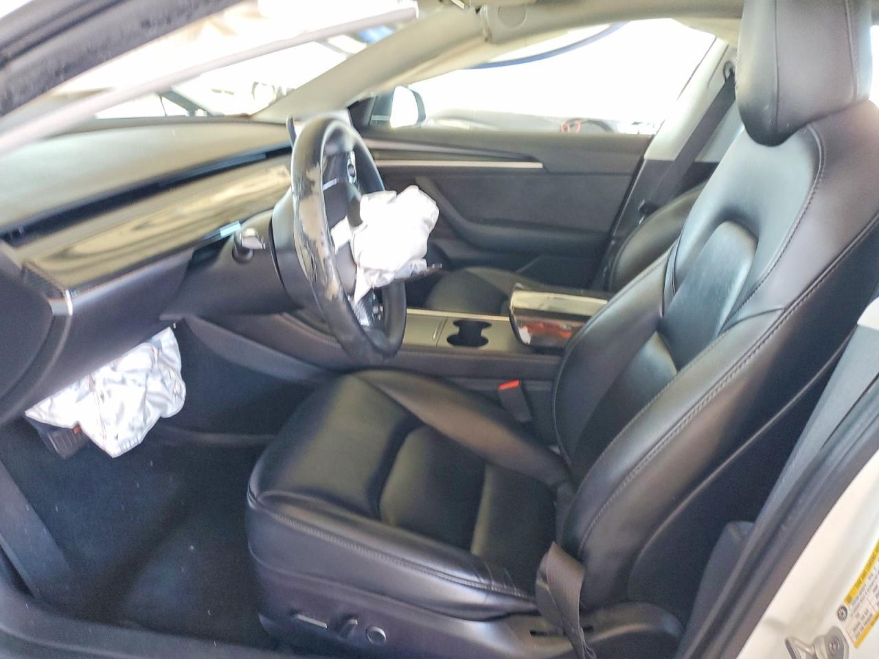 2022 Tesla Model 3 - Image 7