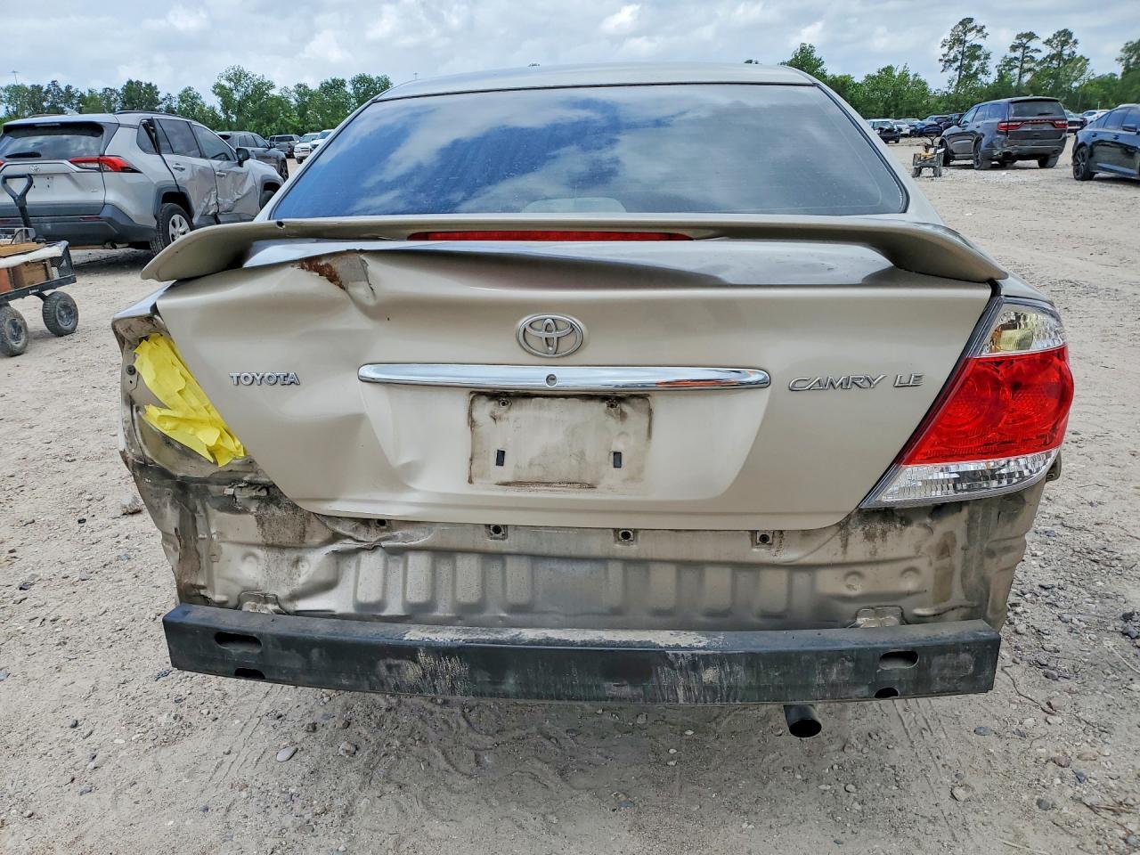 2005 Toyota Camry Le - Image 6