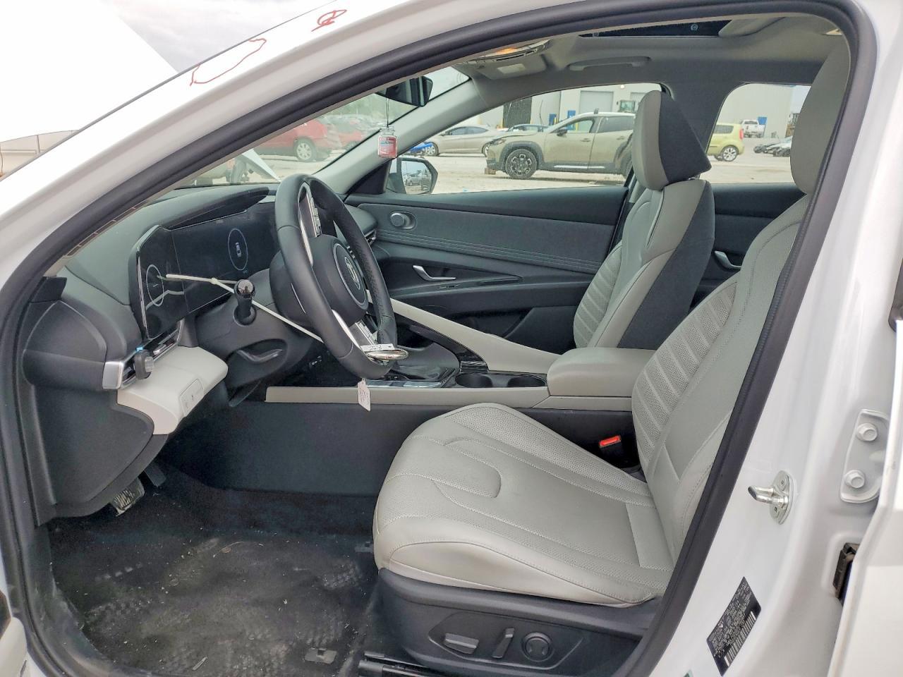 2024 Hyundai Elantra Limited - Image 7
