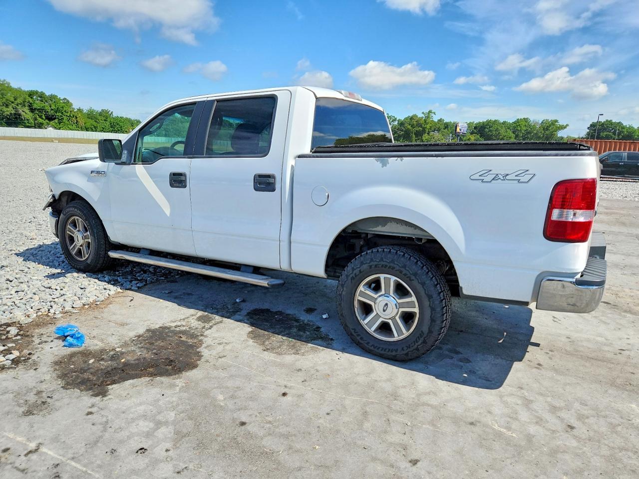 2005 Ford F150 Supercrew - Image 2