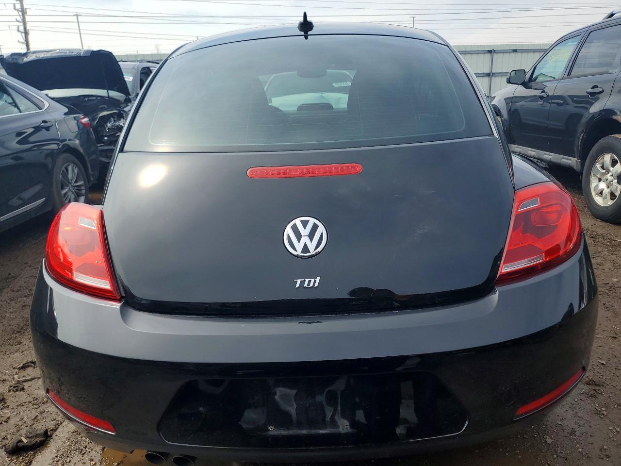 2013 Volkswagen Beetle - Фото 6