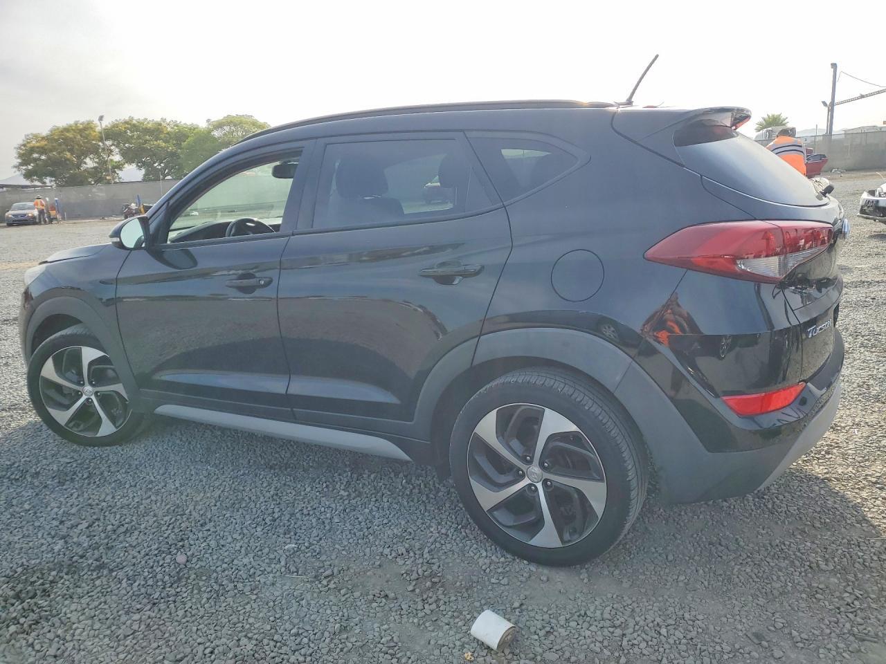 2017 Hyundai Tucson Value - Image 2