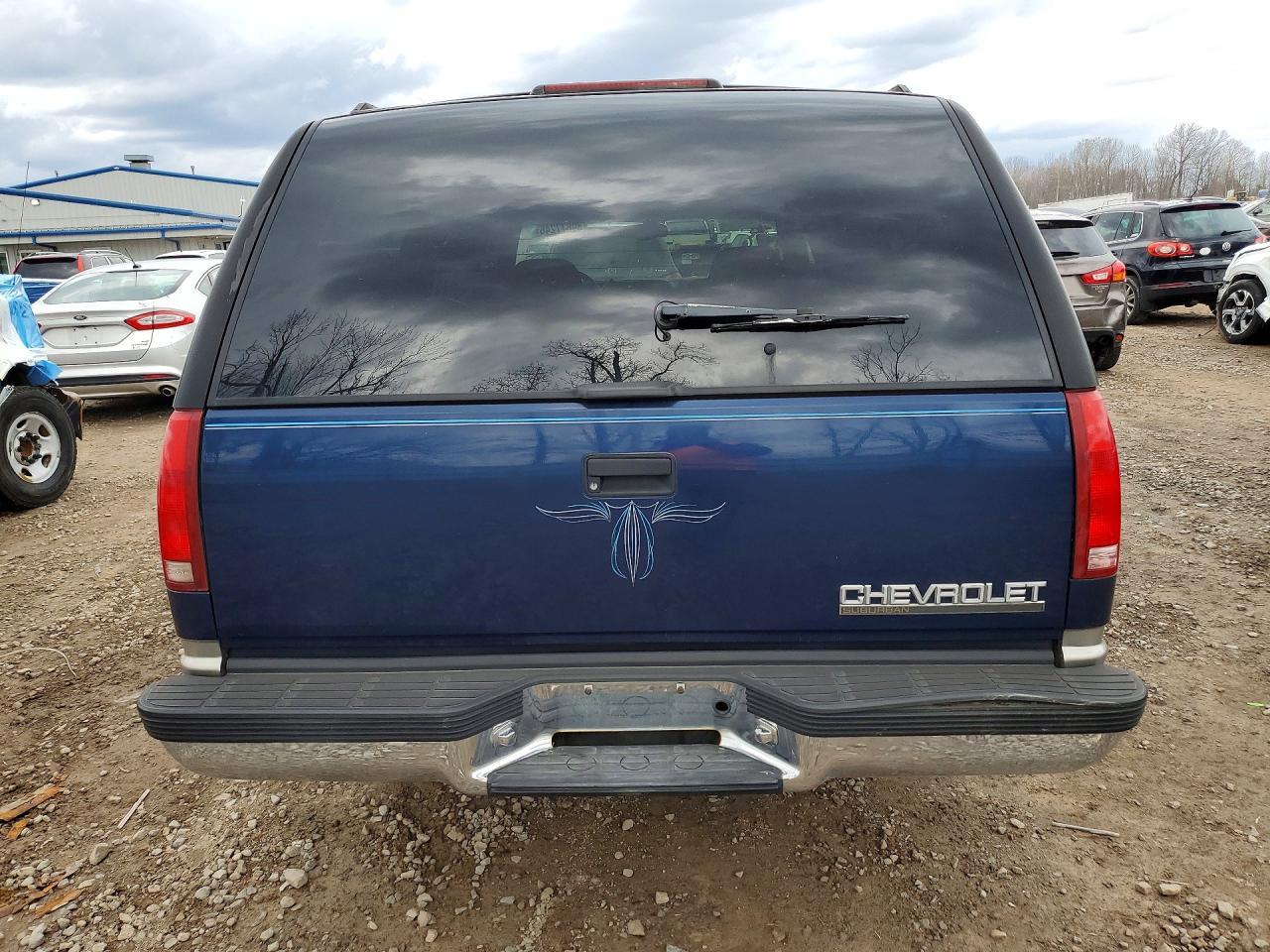 1998 Chevrolet Suburban C1500 - Фото 6