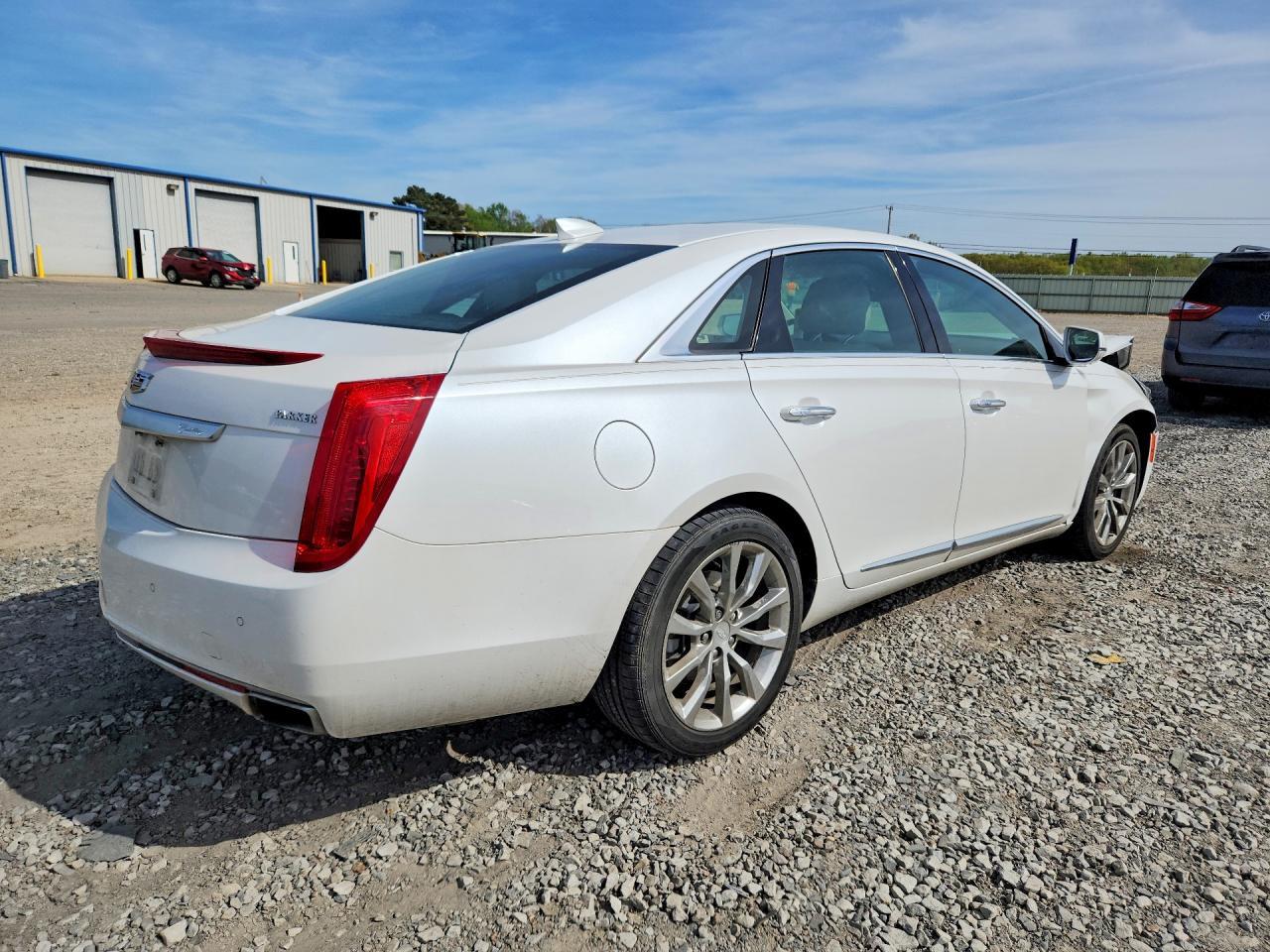 2016 Cadillac Xts Luxury Collection - Image 3