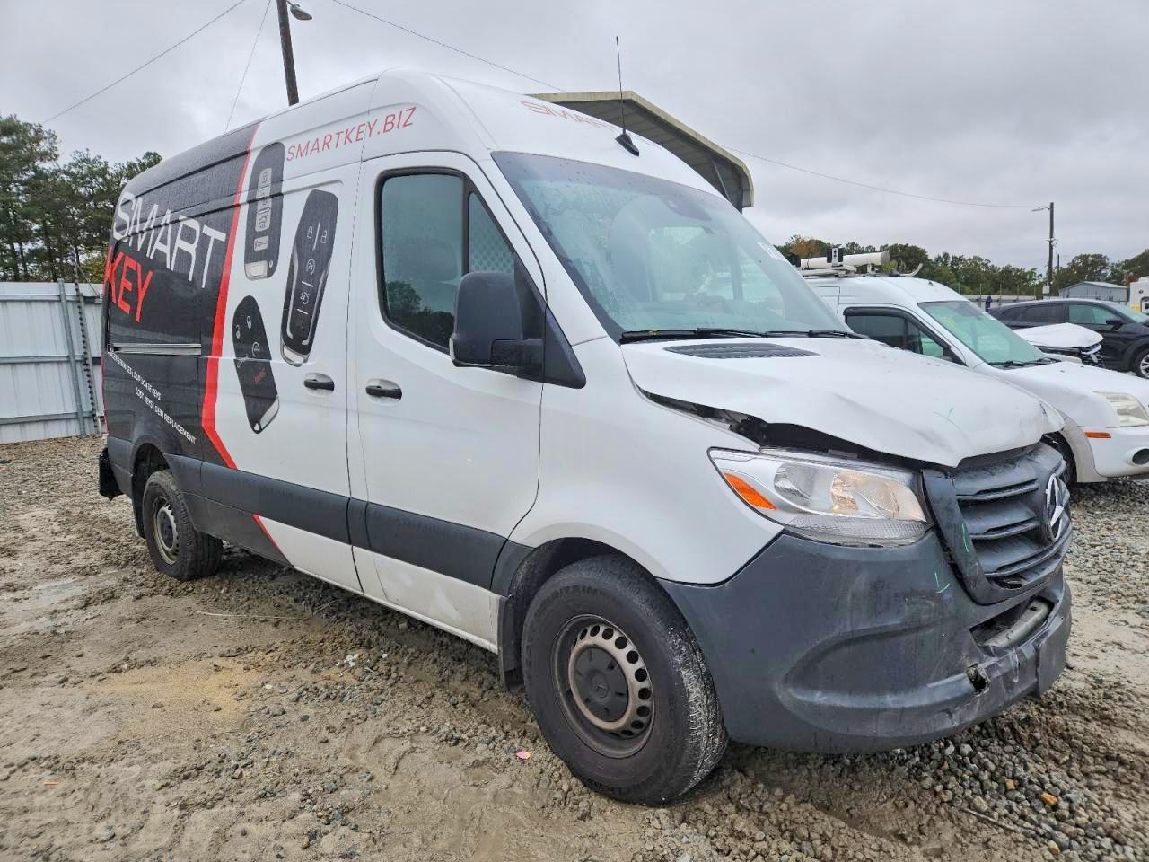 2023 Mercedes-Benz Sprinter 2500 - Image 4