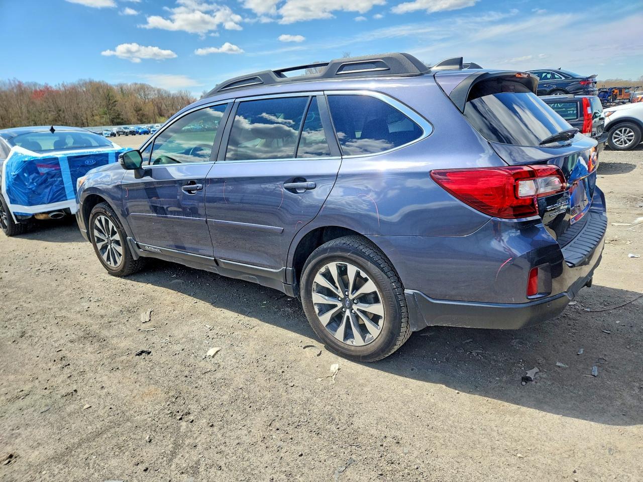 2017 Subaru Outback 3.6R Limited - Image 2