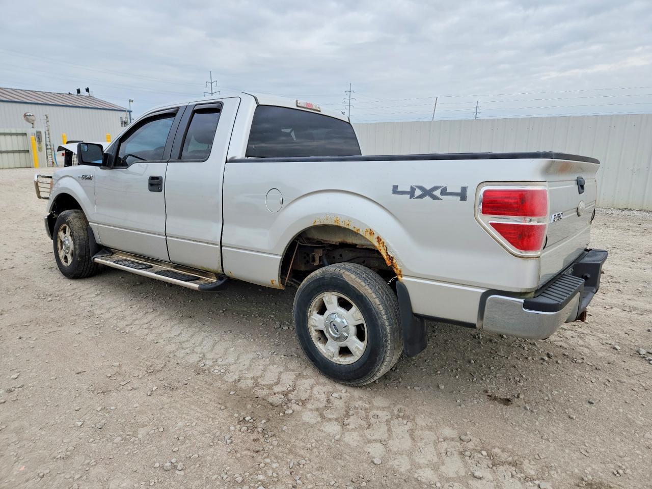 2012 Ford F150 Super Cab - Image 2
