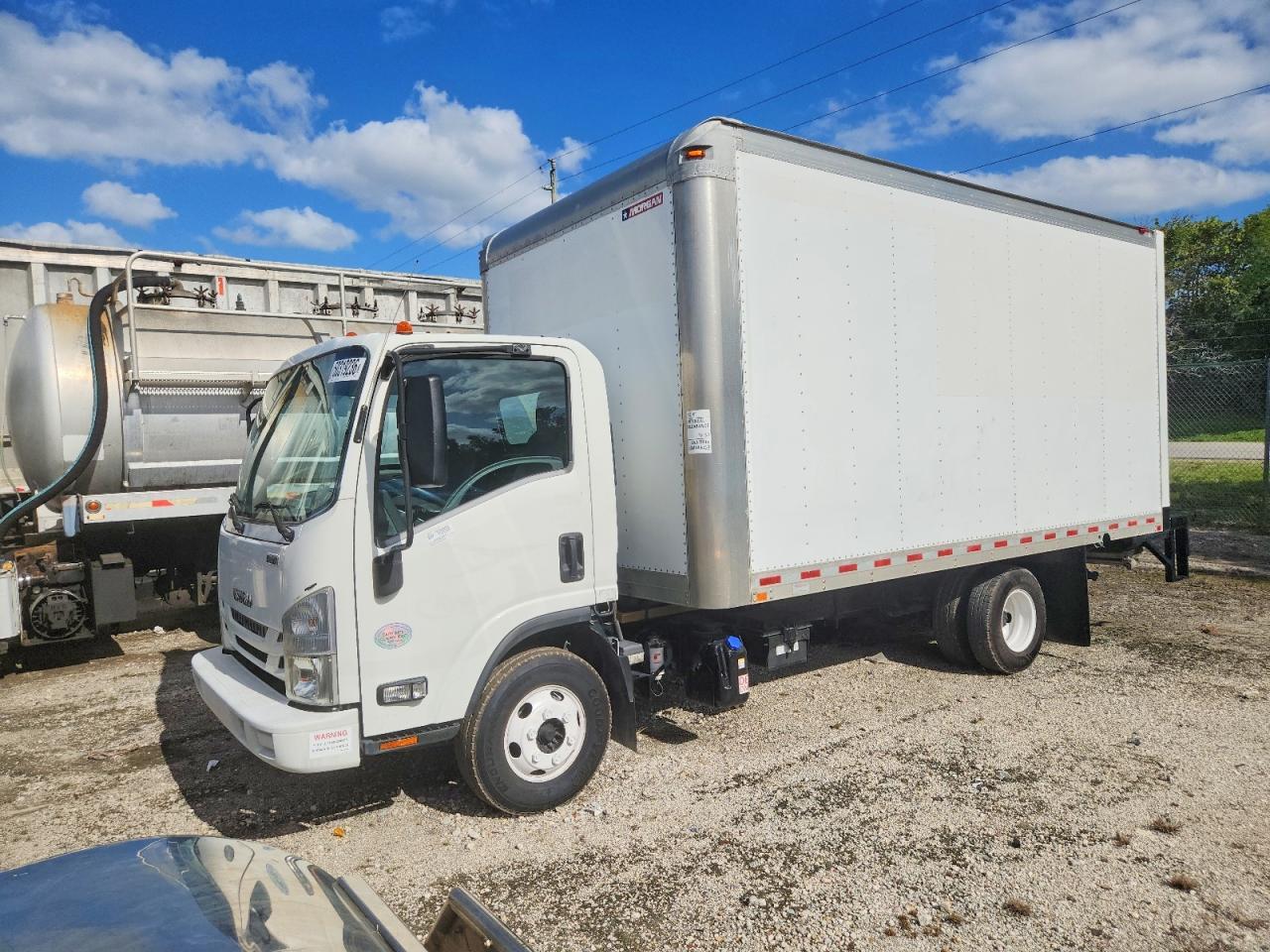 2019 Isuzu Npr Hd Box Truck - Image 2