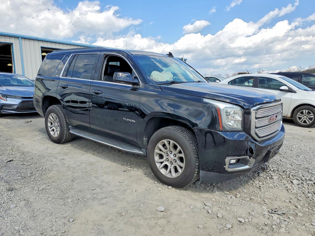2017 GMC Yukon Slt - Фото 4