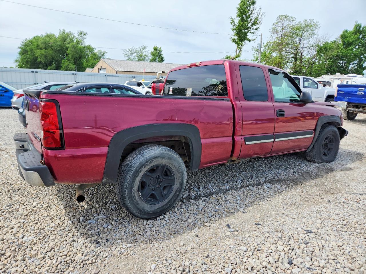 2004 Chevrolet Silverado C1500 - Фото 3