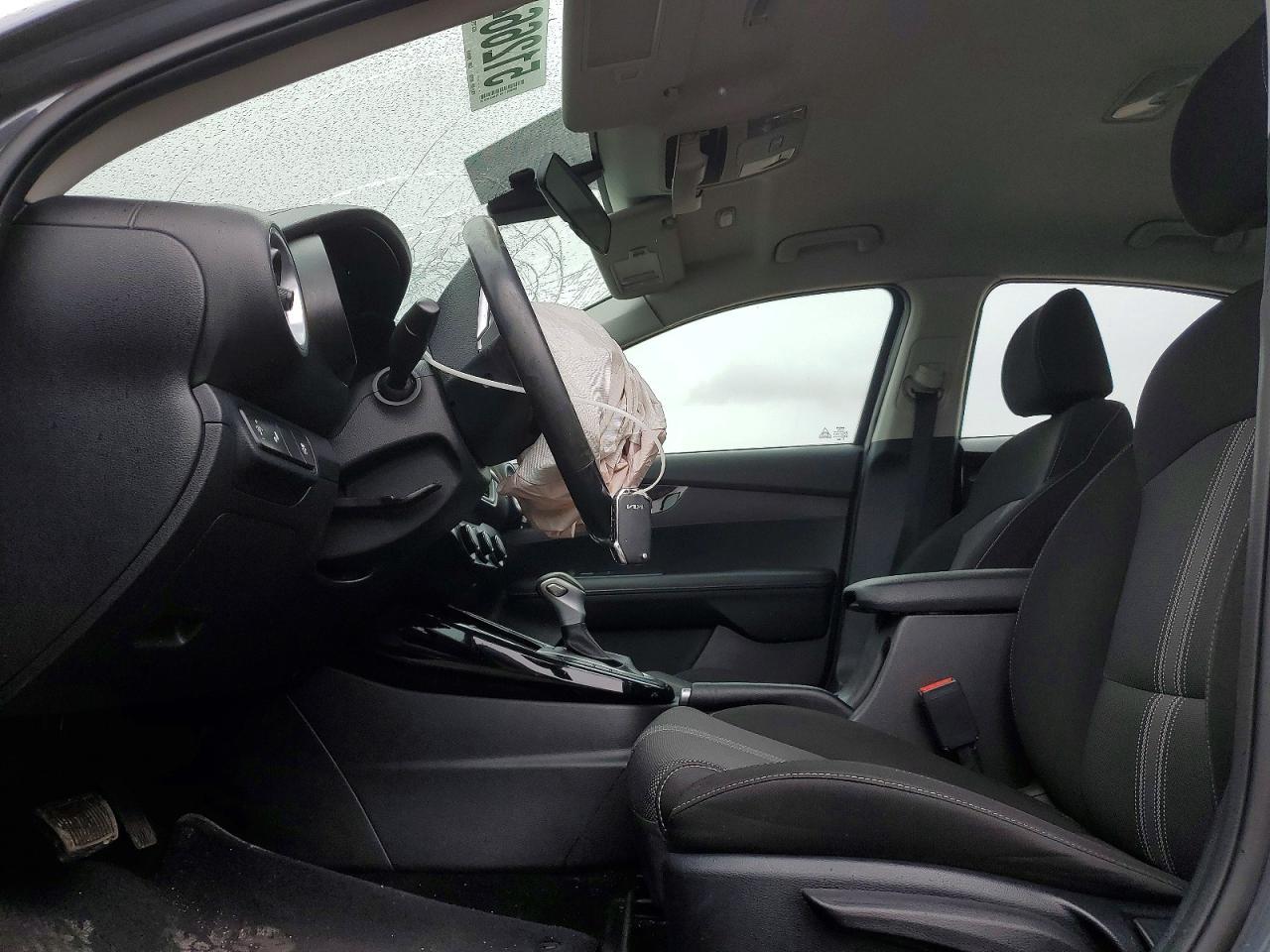 2022 Kia Forte Gt Line - Image 7
