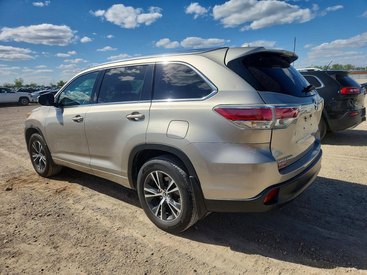 2016 Toyota Highlander Xle - Фото 2