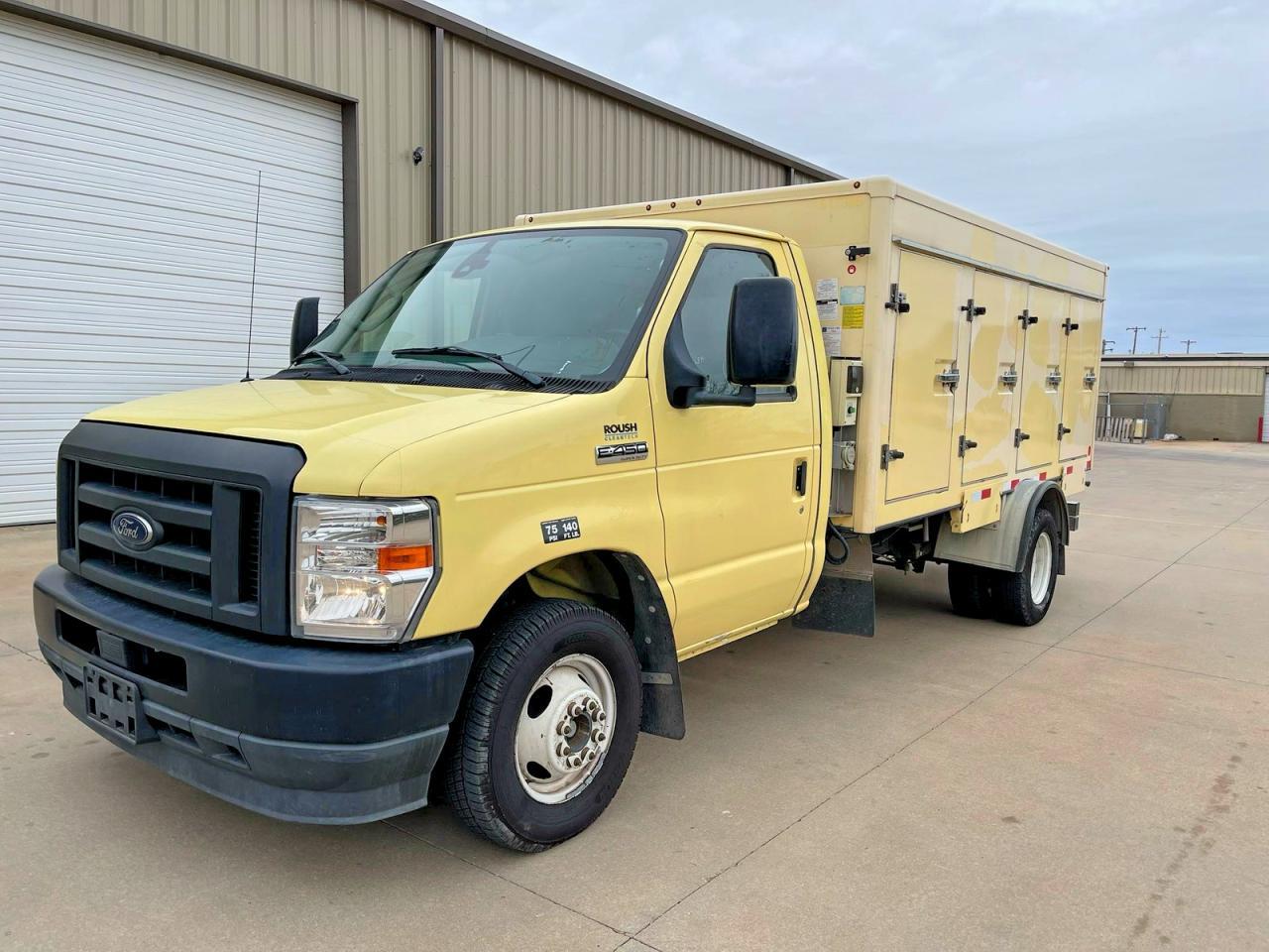 2021 Ford Econoline E450 Super Duty Cutaway Van - Image 2