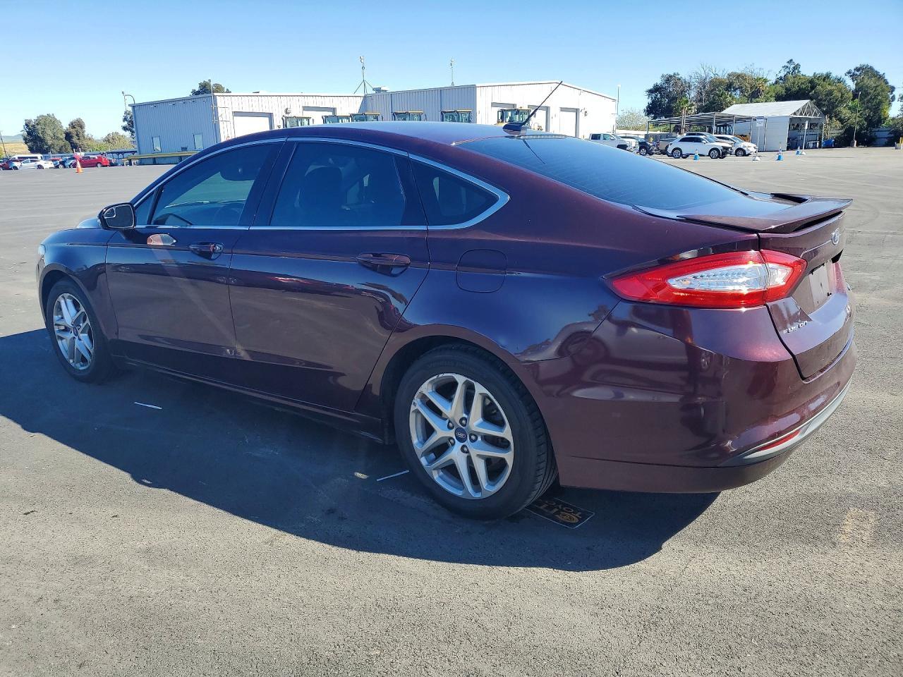 2013 Ford Fusion Se - Фото 2
