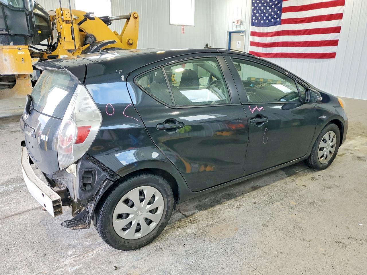 2014 Toyota Prius C Two - Image 3