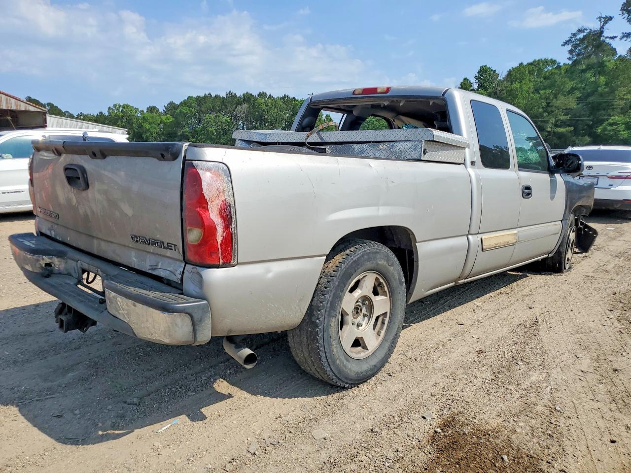 2005 Chevrolet Silverado C1500 - Фото 3