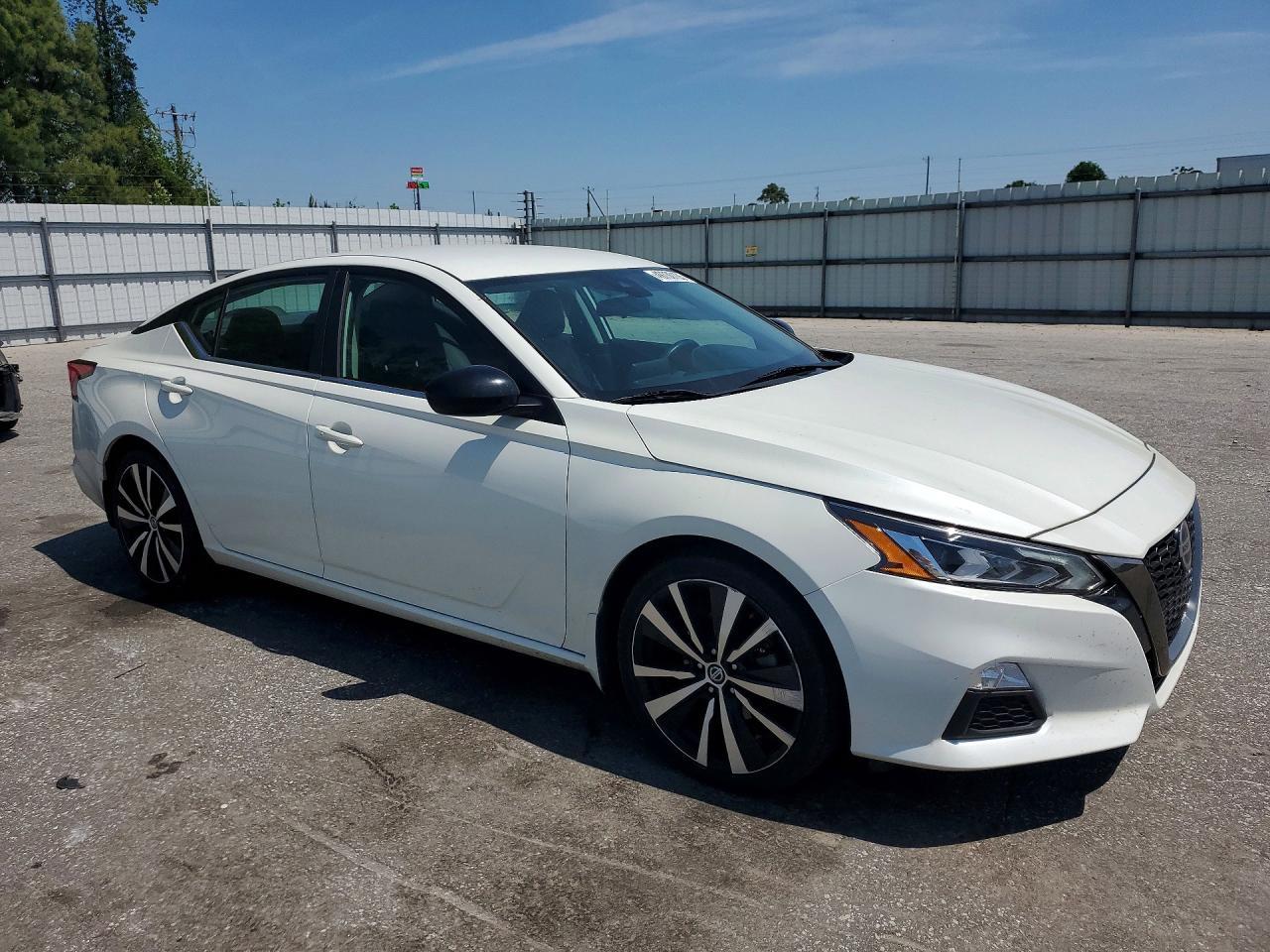 2020 Nissan Altima Sr - Image 4
