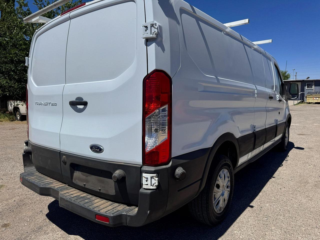 2017 Ford Transit T-250 - Фото 4