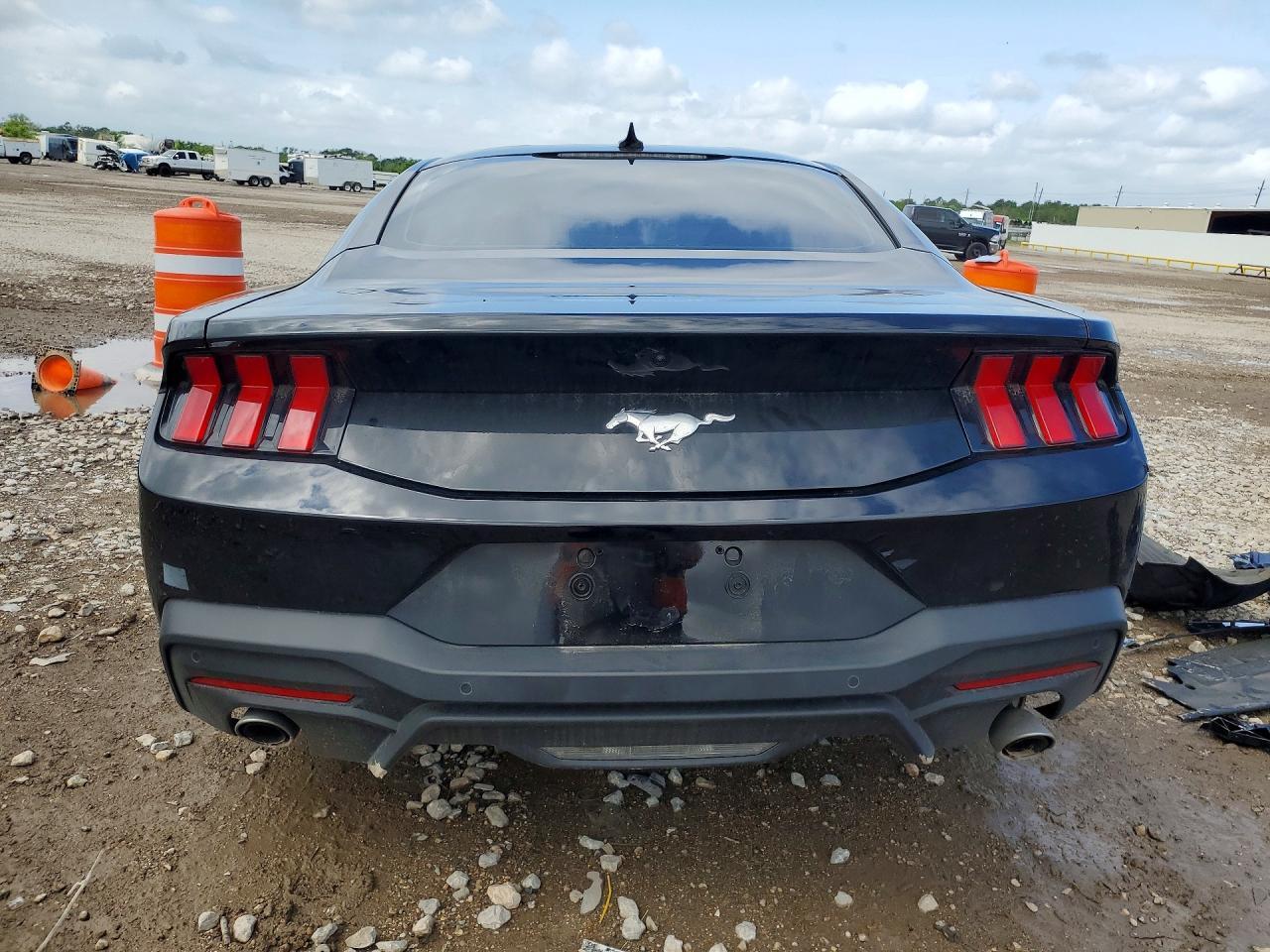 2025 Ford Mustang - Фото 6