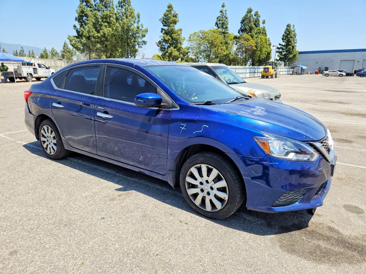 2016 Nissan Sentra S - Фото 4