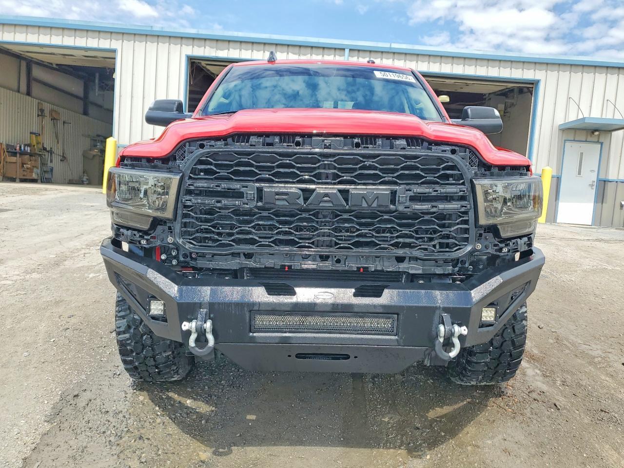 2021 Ram 3500 Laramie - Фото 5