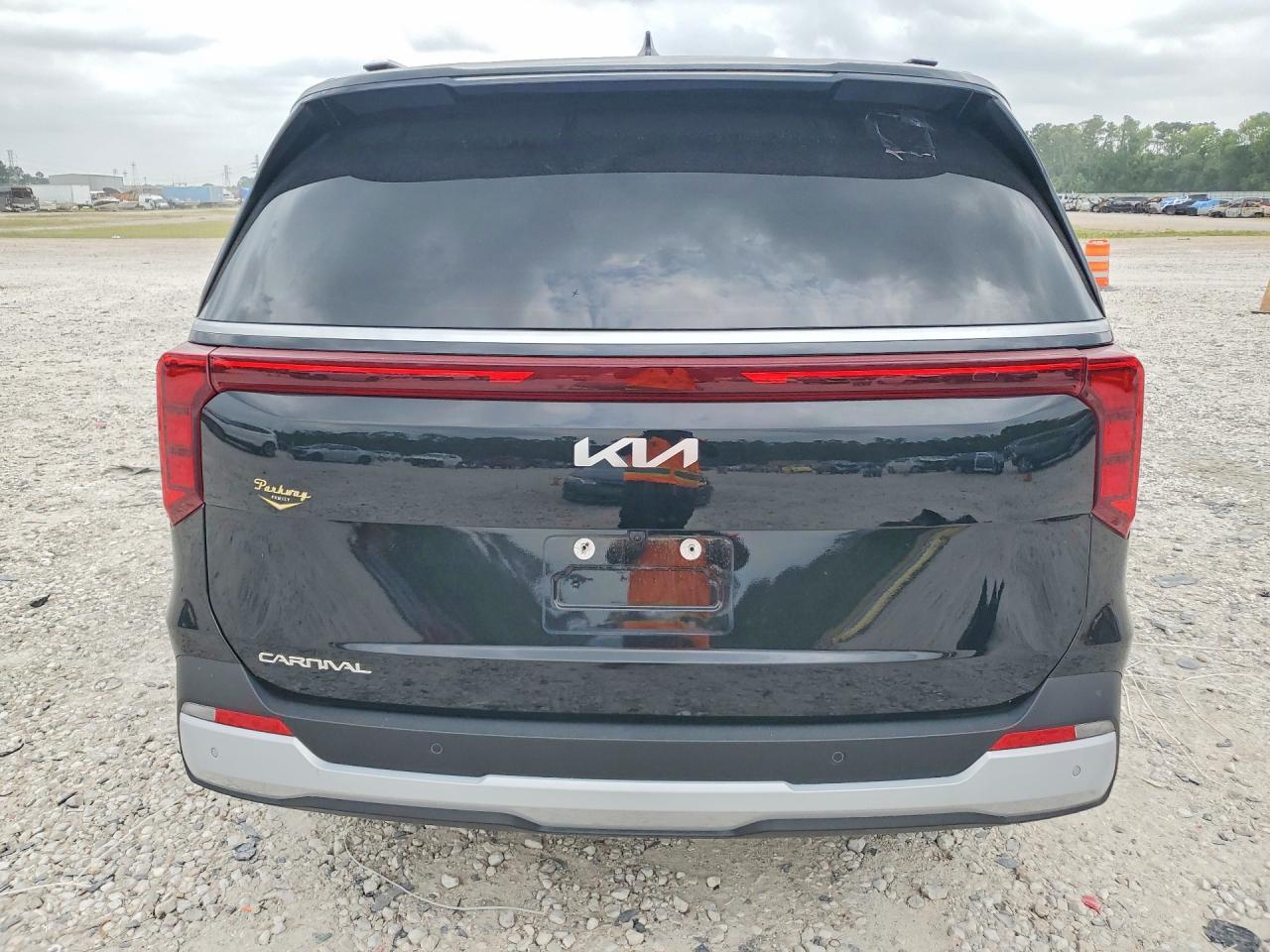 2026 Kia Carnival Ex - Image 6