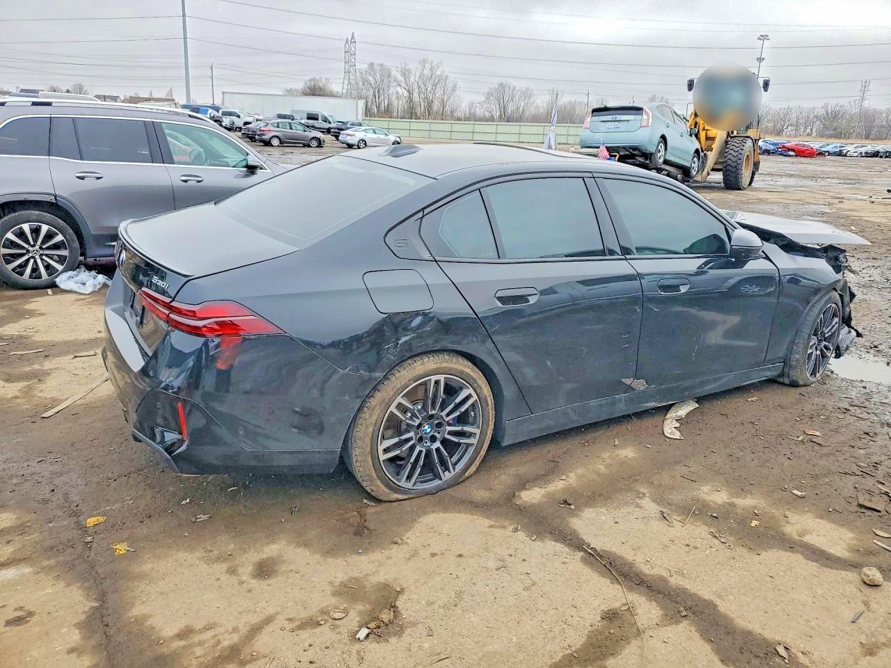2024 BMW 530 Xi - Image 3