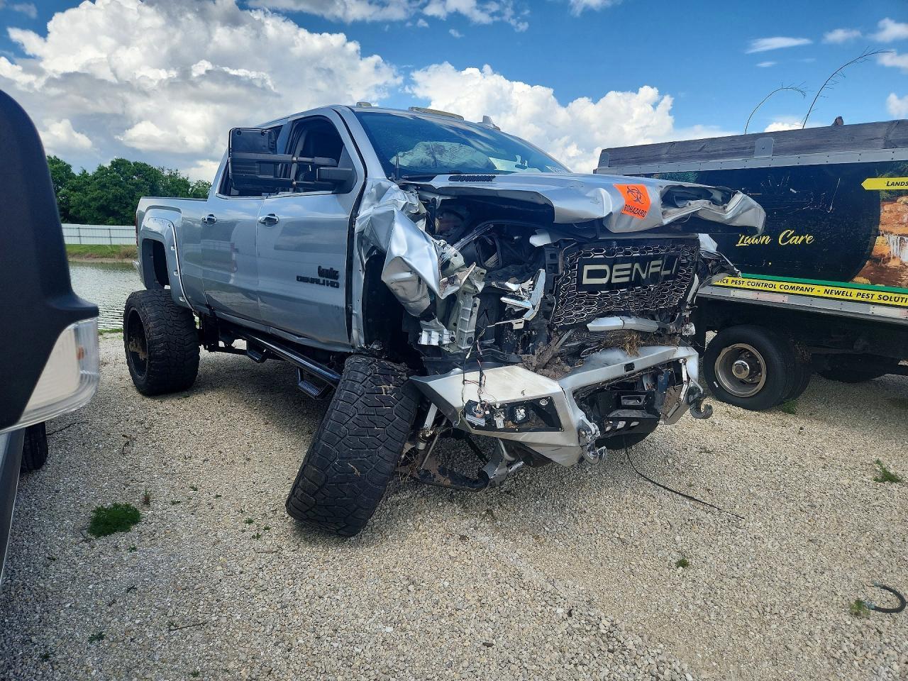 2018 GMC Sierra K2500 Denali - Image 4