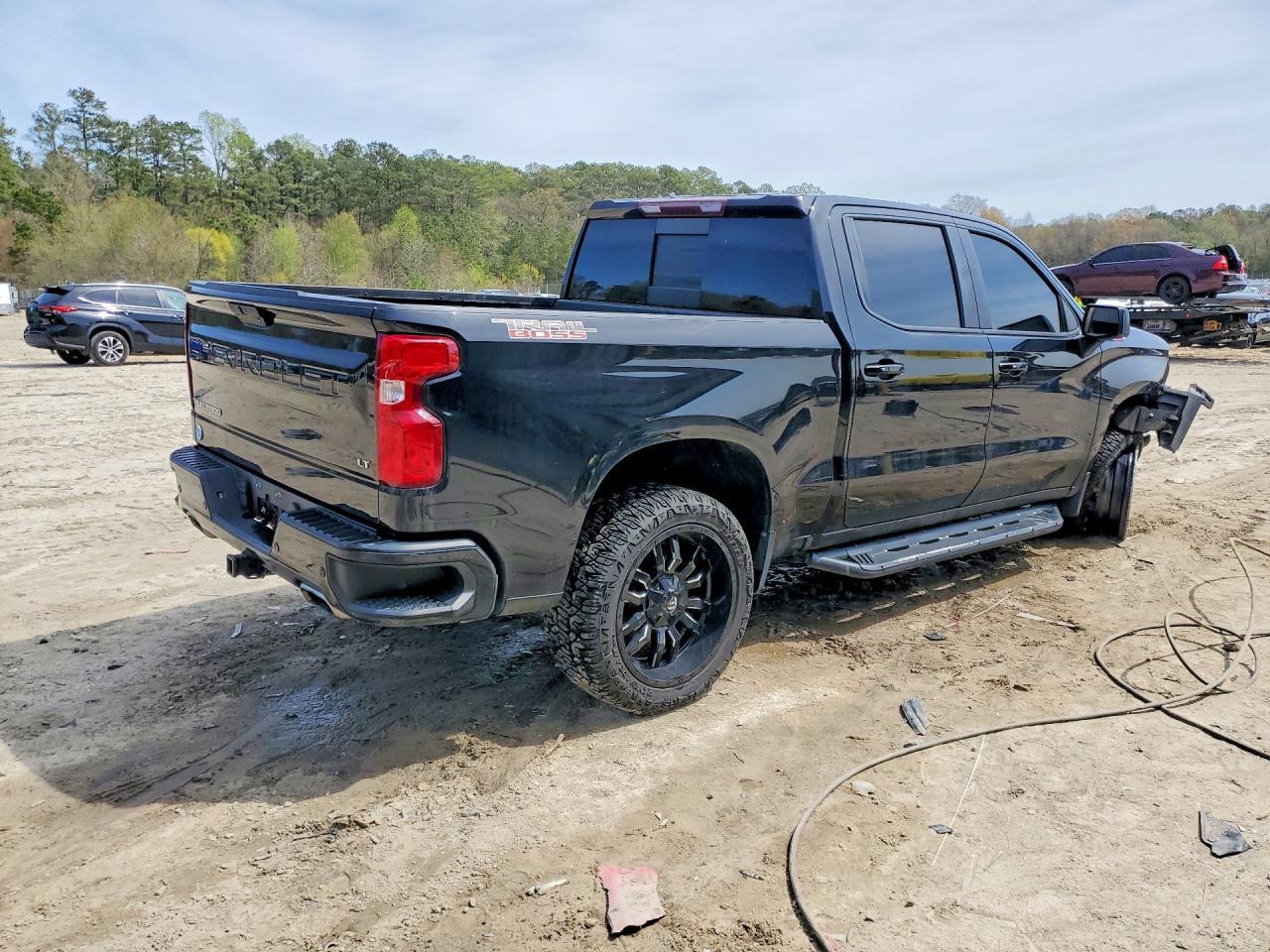 2019 Chevrolet Silverado K1500 Lt Trail Boss - Image 3